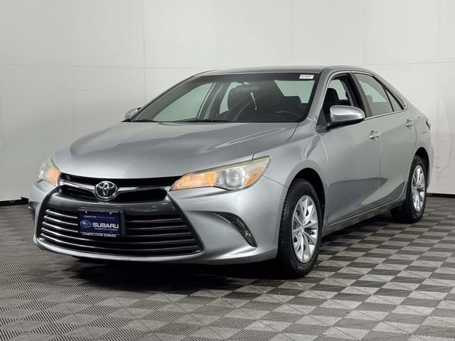 Used 2017  Toyota LE image 7