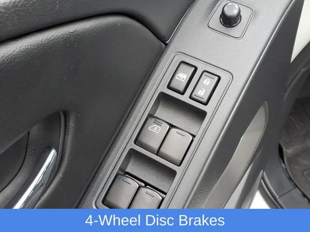 Used 2025 White Nissan Crew Cab SV 4x4 image 19