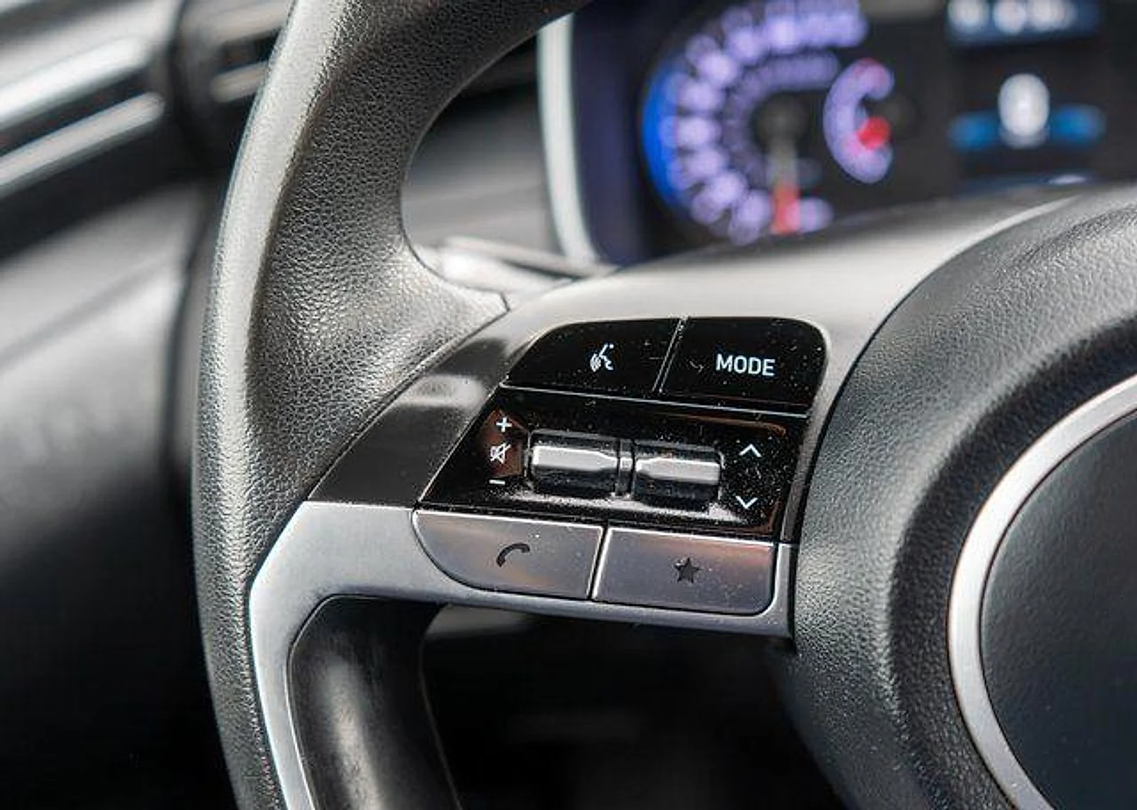 Used 2022 Sage Gray Hyundai SEL image 24