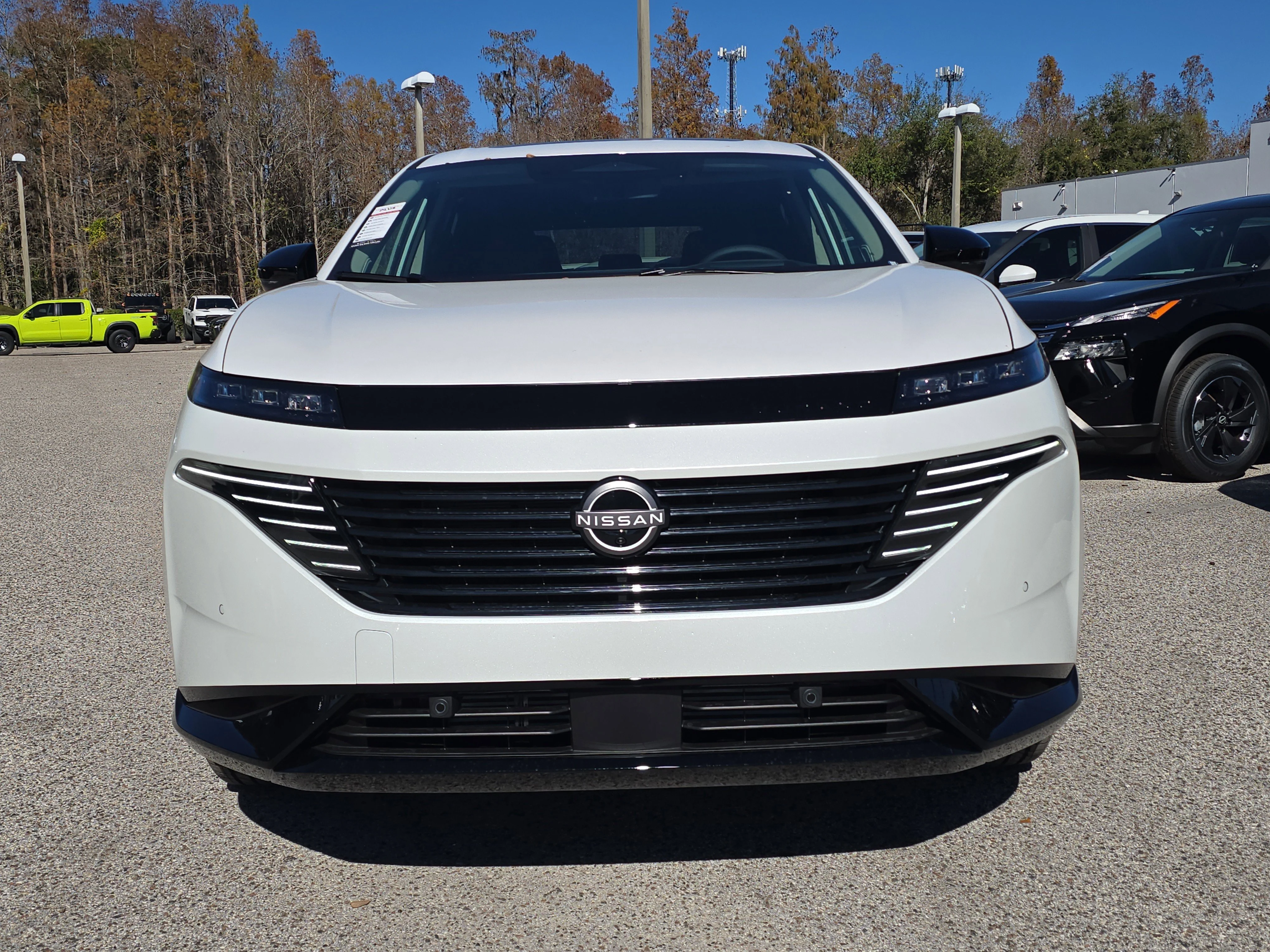 New 2026 Everest White Pearl TriCoat Nissan Platinum image 3
