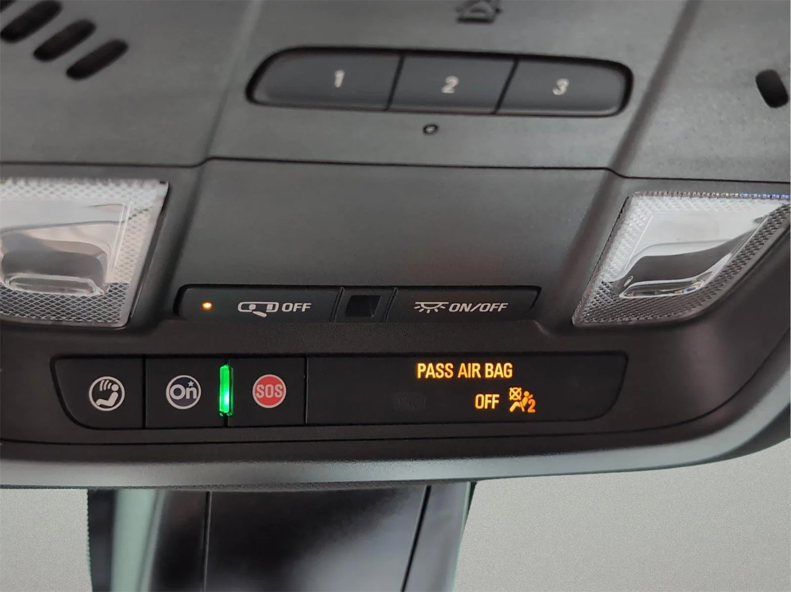 Used 2024 Iridescent Pearl Tricoat Chevrolet Premier image 17