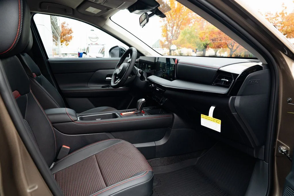 New 2026 Canyon Bronze Metallic Nissan SR image 25