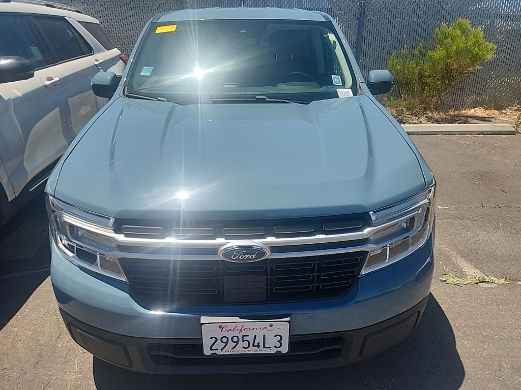 Used 2022  Ford Lariat image 2
