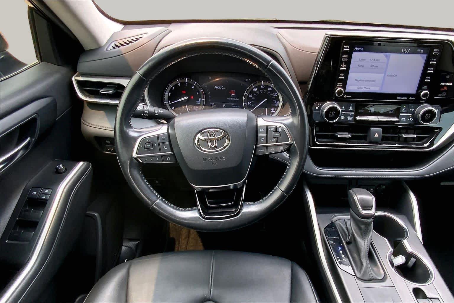 Used 2021 Midnight Black Metallic Toyota XLE image 6