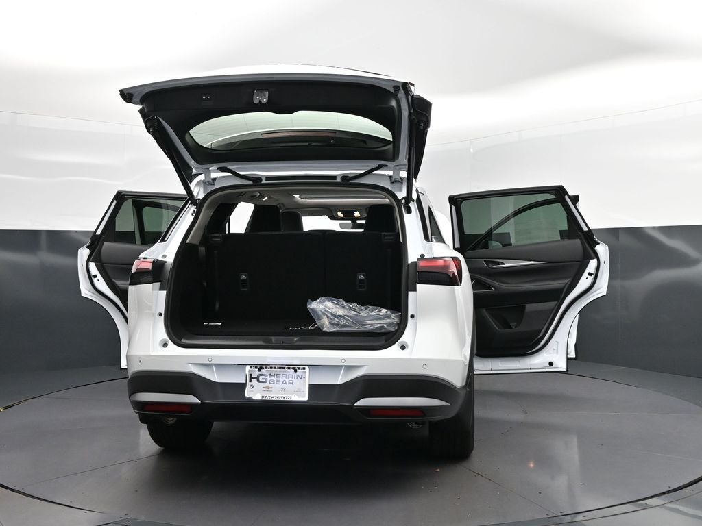New 2027 RADIANT WHITE INFINITI Luxe FWD image 52
