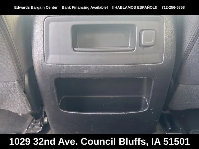 Used 2017 White GMC SLE image 12