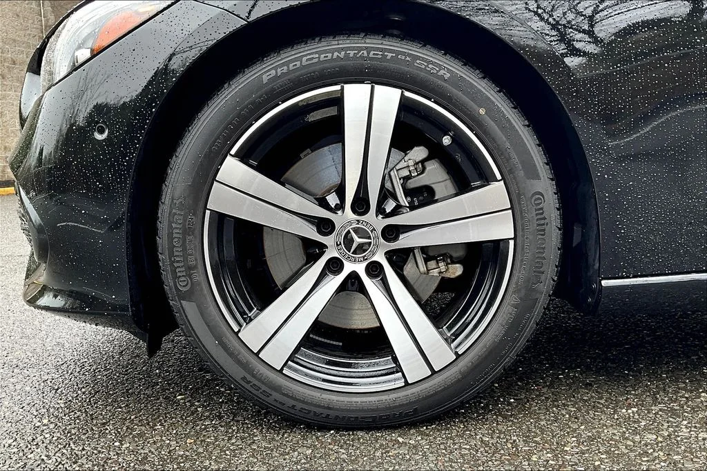 2025 Mercedes-Benz C-Class Sedan C 300 - Photo 8