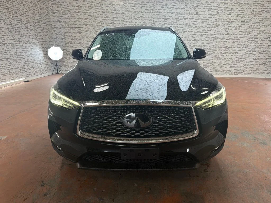 Used 2019 Black Obsidian INFINITI LUXE image 2