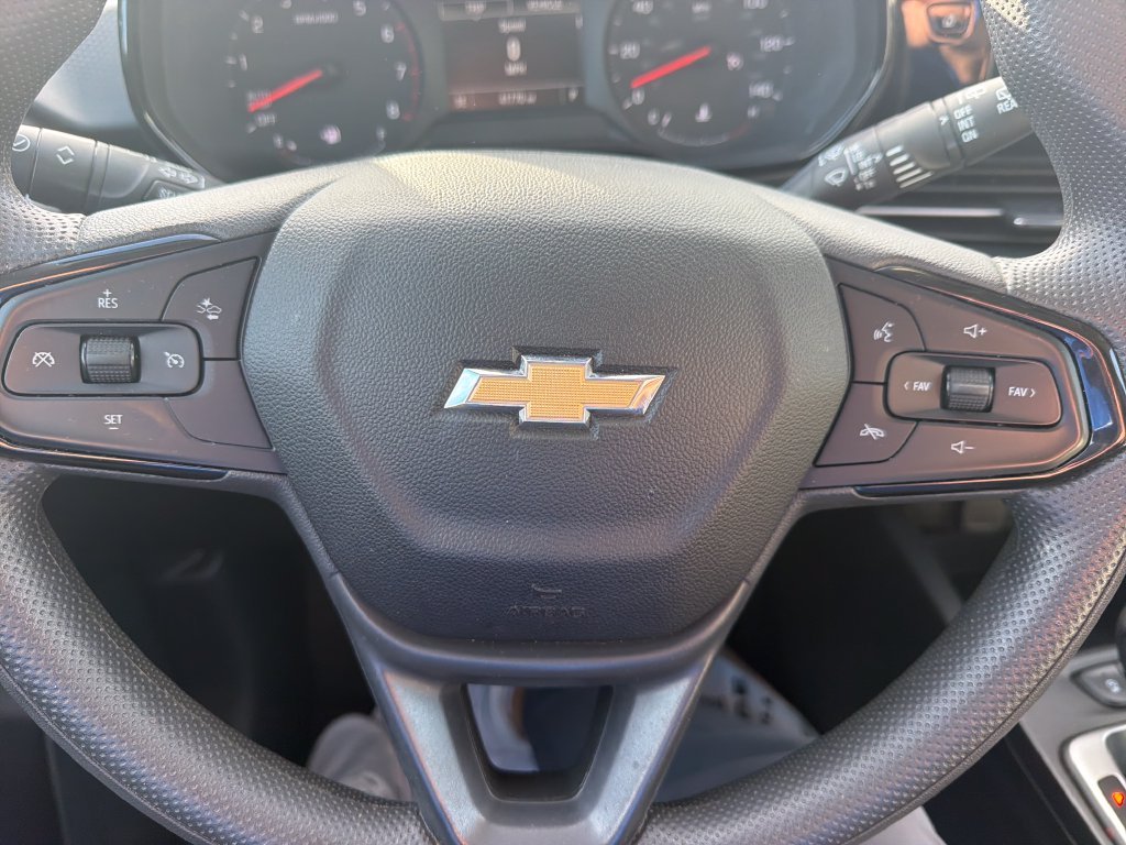 Used 2025 White Chevrolet LS image 17