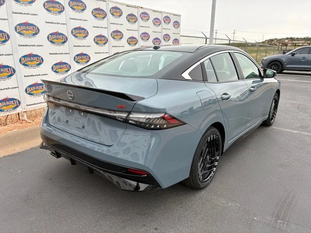 New 2026 Atlantic Gray/Super Black Nissan SR image 4