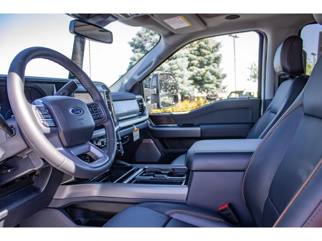 New 2026 Star White Metallic Tri-Coat Ford LARIAT image 33