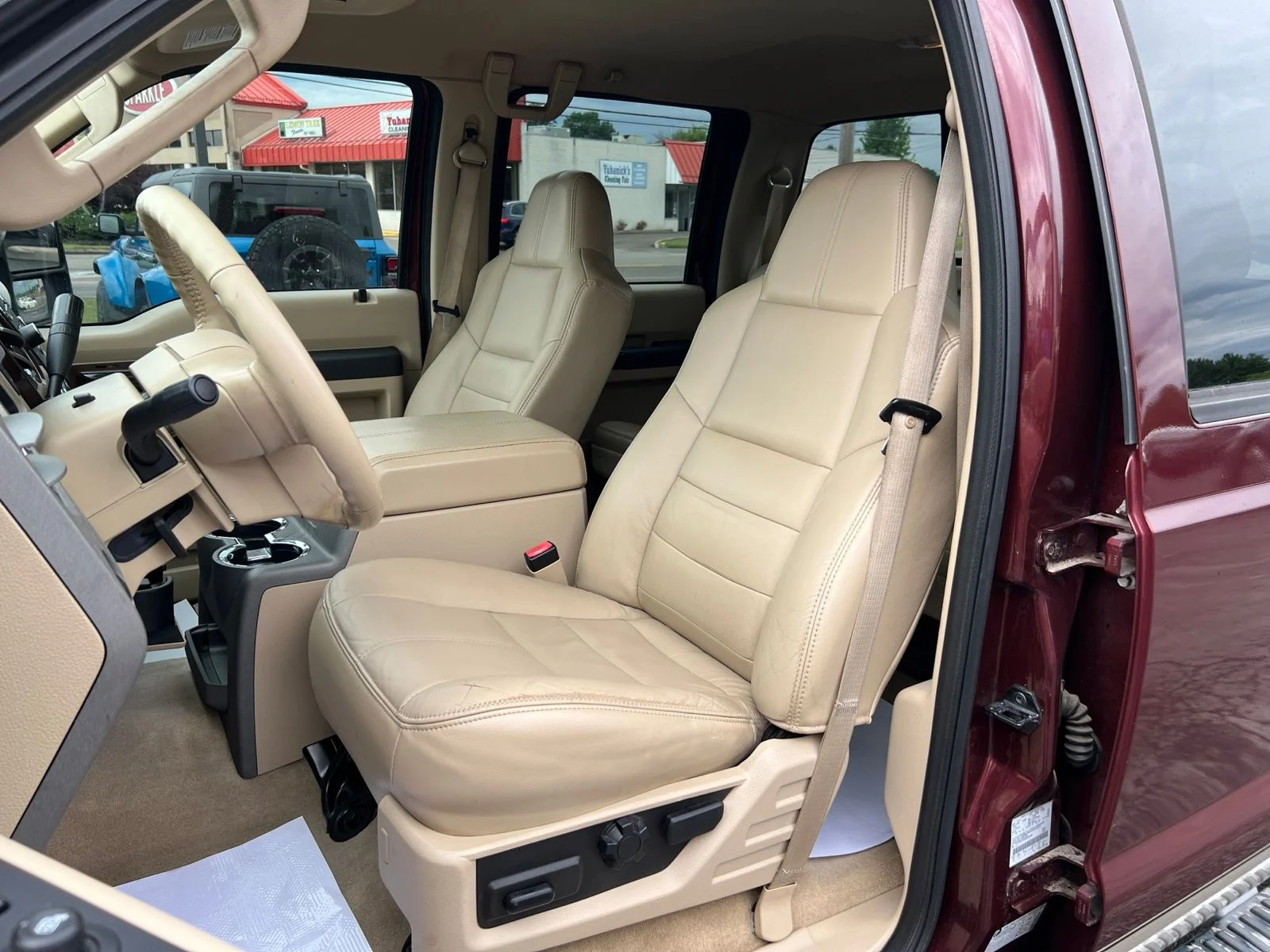 Used 2009 Royal Red Clearcoat Metallic Ford Lariat image 20