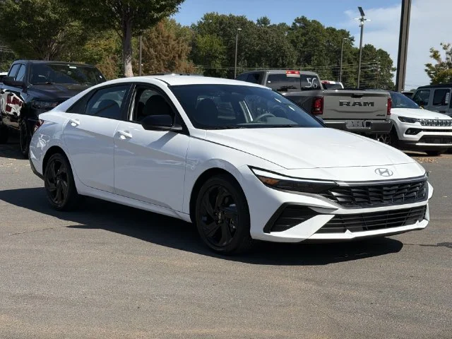 Used 2026 White Hyundai SEL Sport image 14