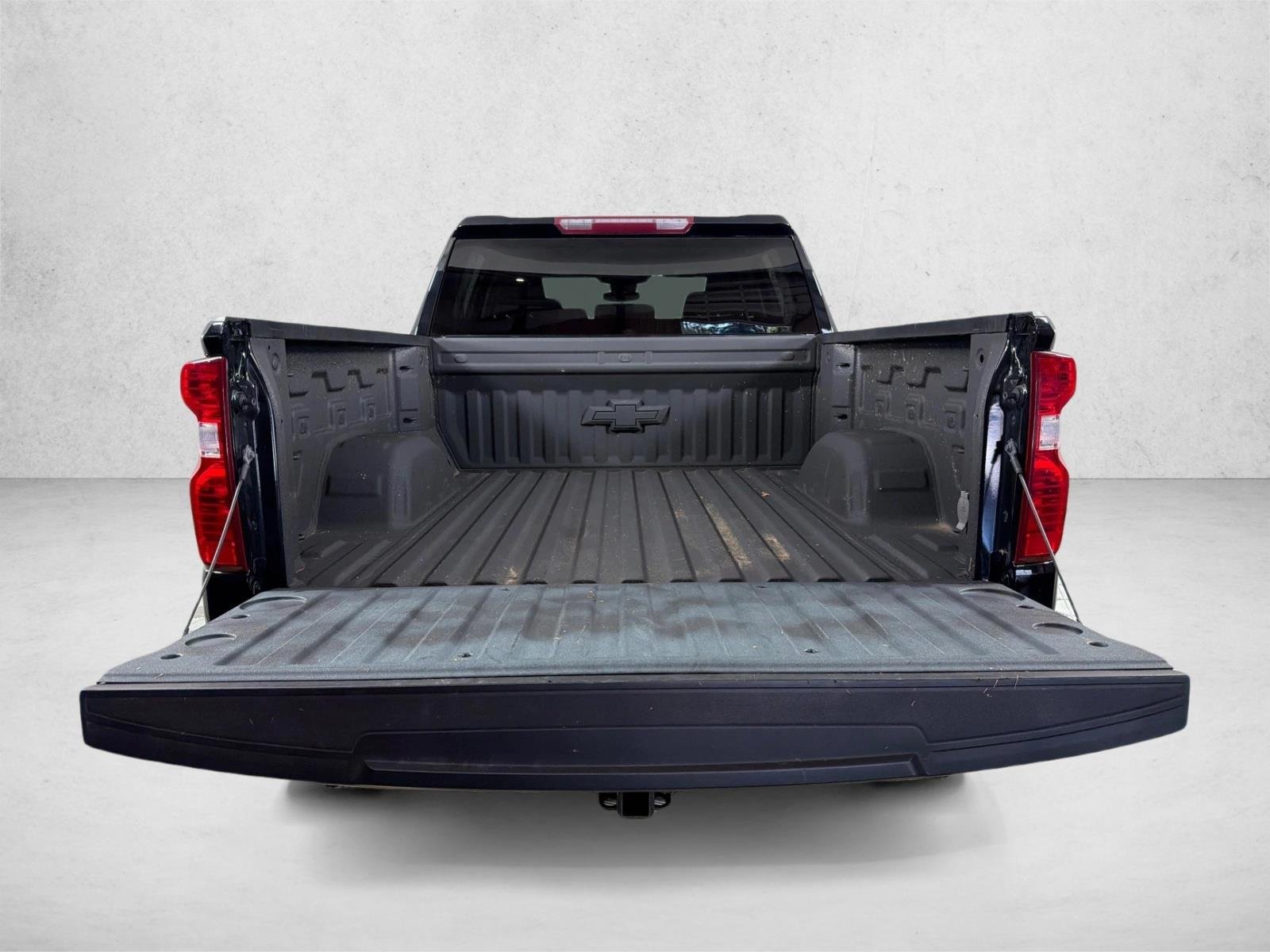 Used 2023 Black CHEVROLET  image 18