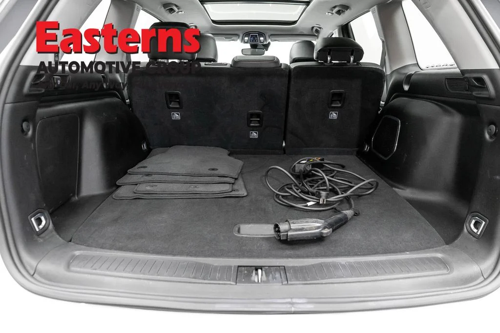 Used 2022 White Jeep 4xe image 9