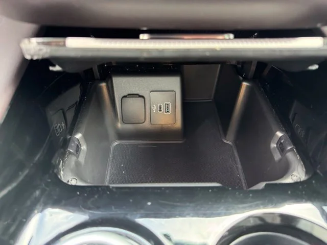 Used 2025 White Ford Platinum image 28