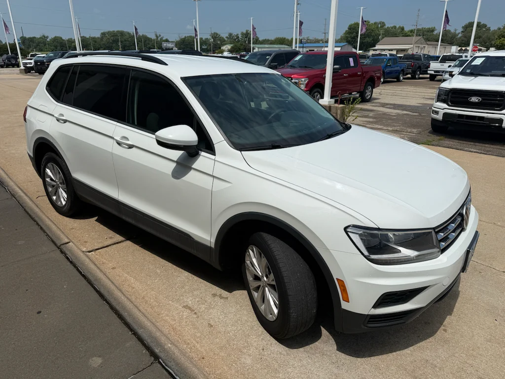 Used 2020 Pure White Volkswagen S image 7