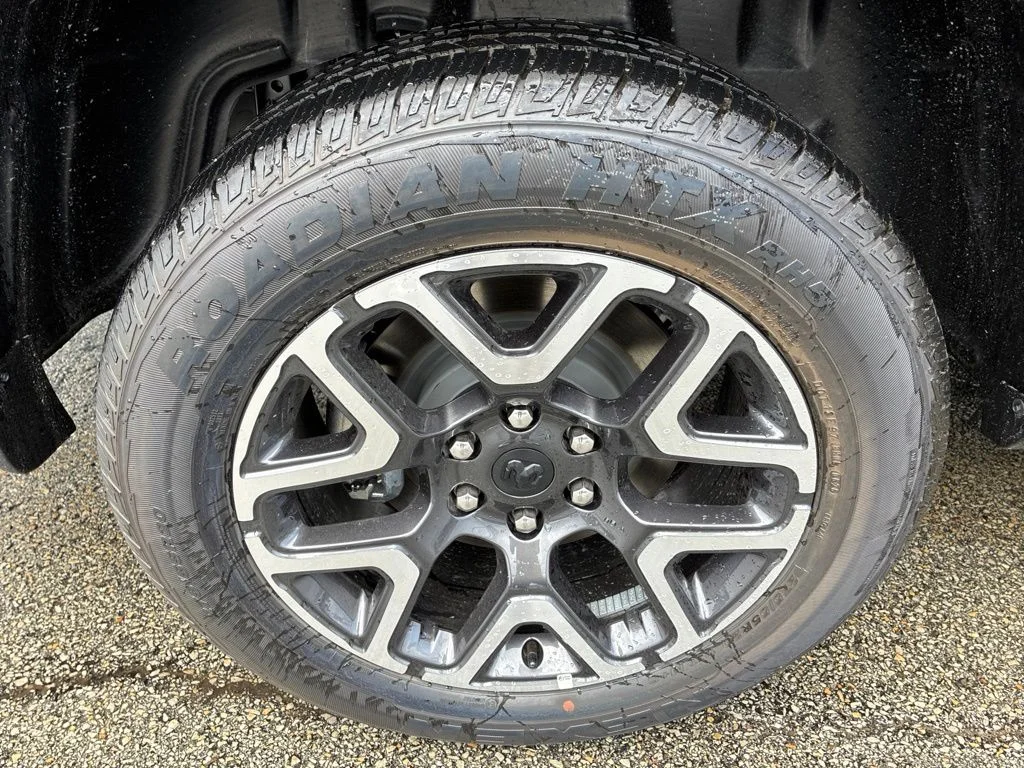 New 2026 Serrano-Green Metallic Exterior Paint RAM Laramie image 9