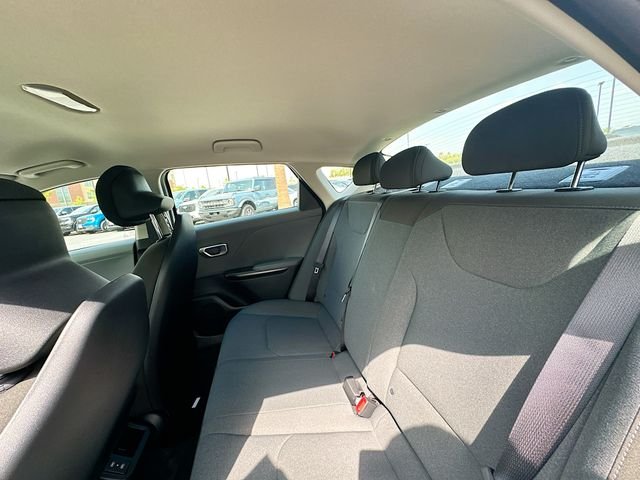 New 2026 Snow White Pearl Kia LXS image 23