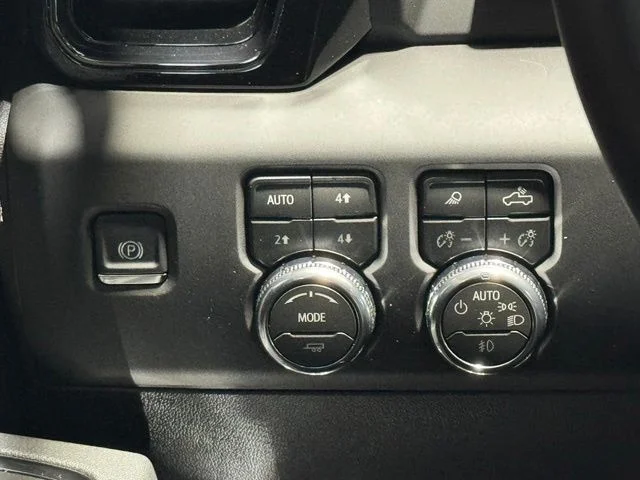 New 2026 White GMC AT4 image 15