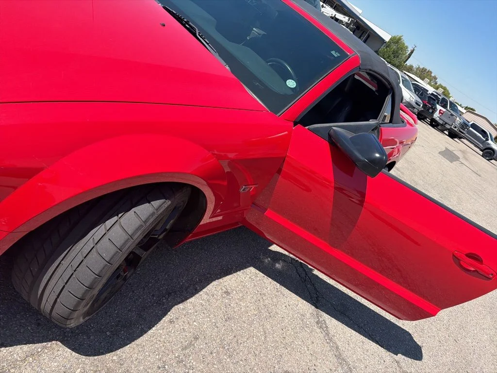 Used 2006 Red Ford GT Deluxe image 9
