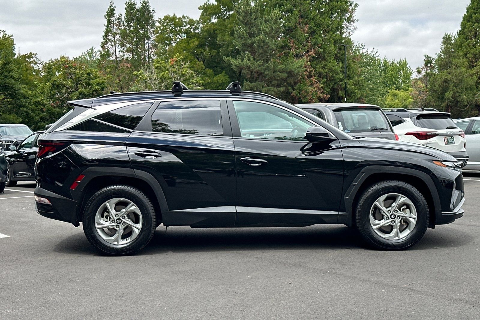 Used 2024 Black Hyundai SEL image 3