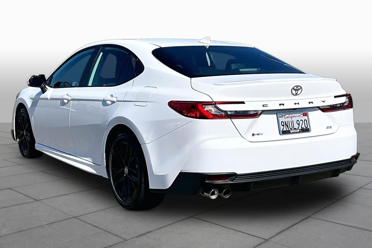 Certified Used 2025 Ice Cap Toyota SE image 11