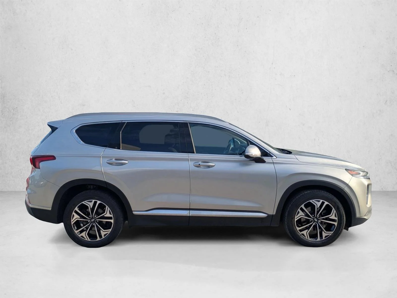 Used 2020 Shimmering Silver Pearl Hyundai SEL image 4