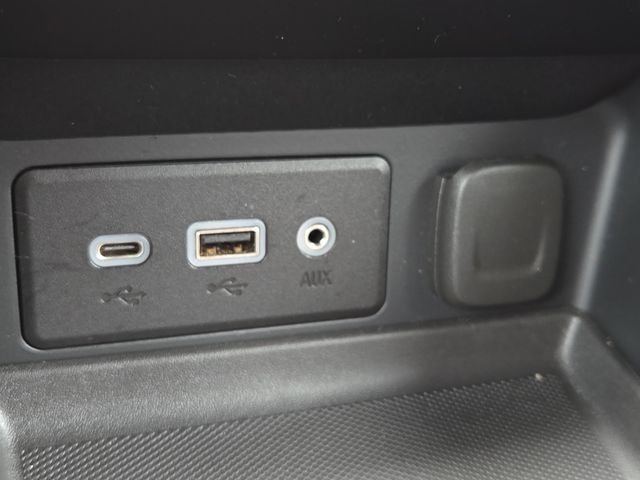 Used 2024 Black GMC SLE image 10