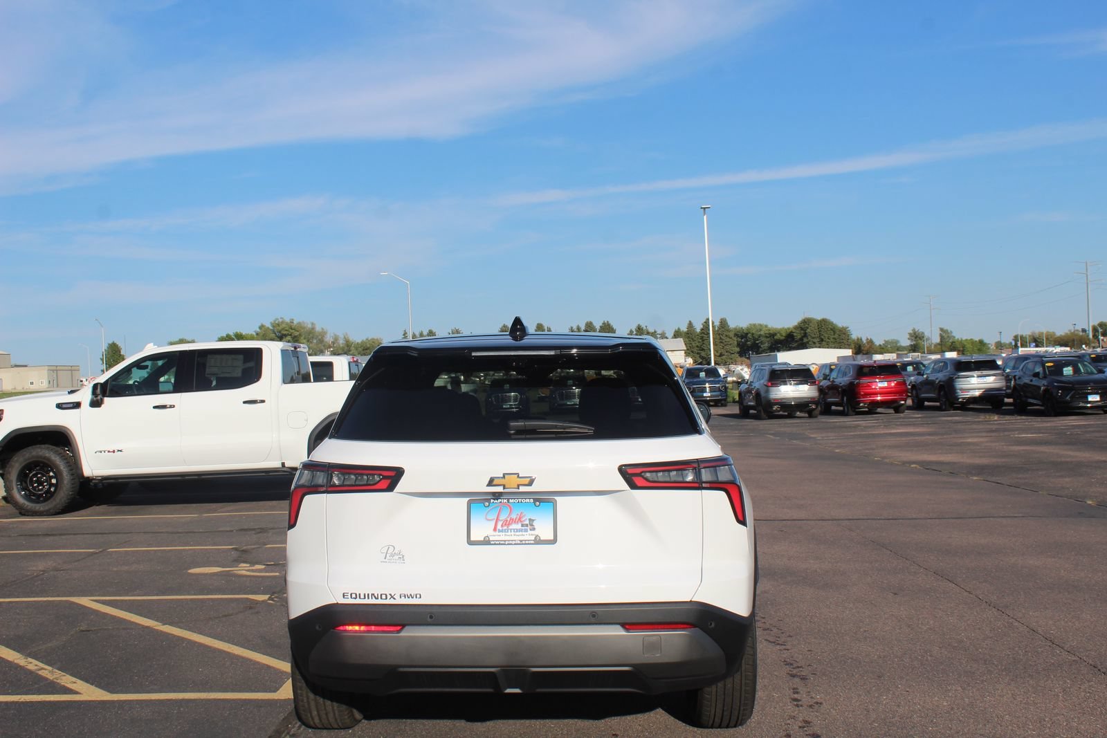 New 2027 Summit White Chevrolet LT image 3