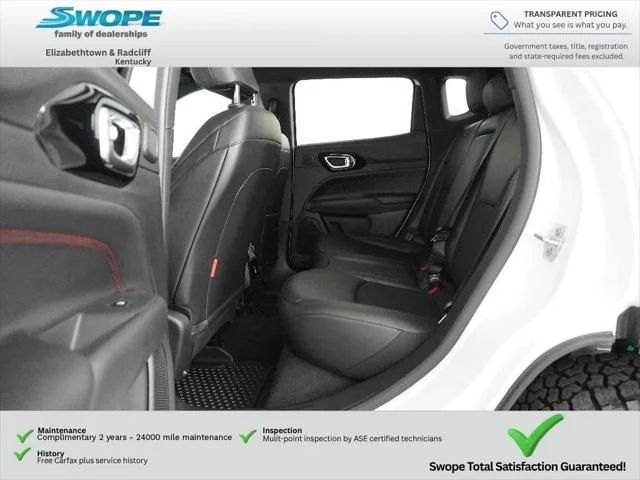 New 2026 Bright White Clear-Coat Exterior Paint Jeep Trailhawk image 11