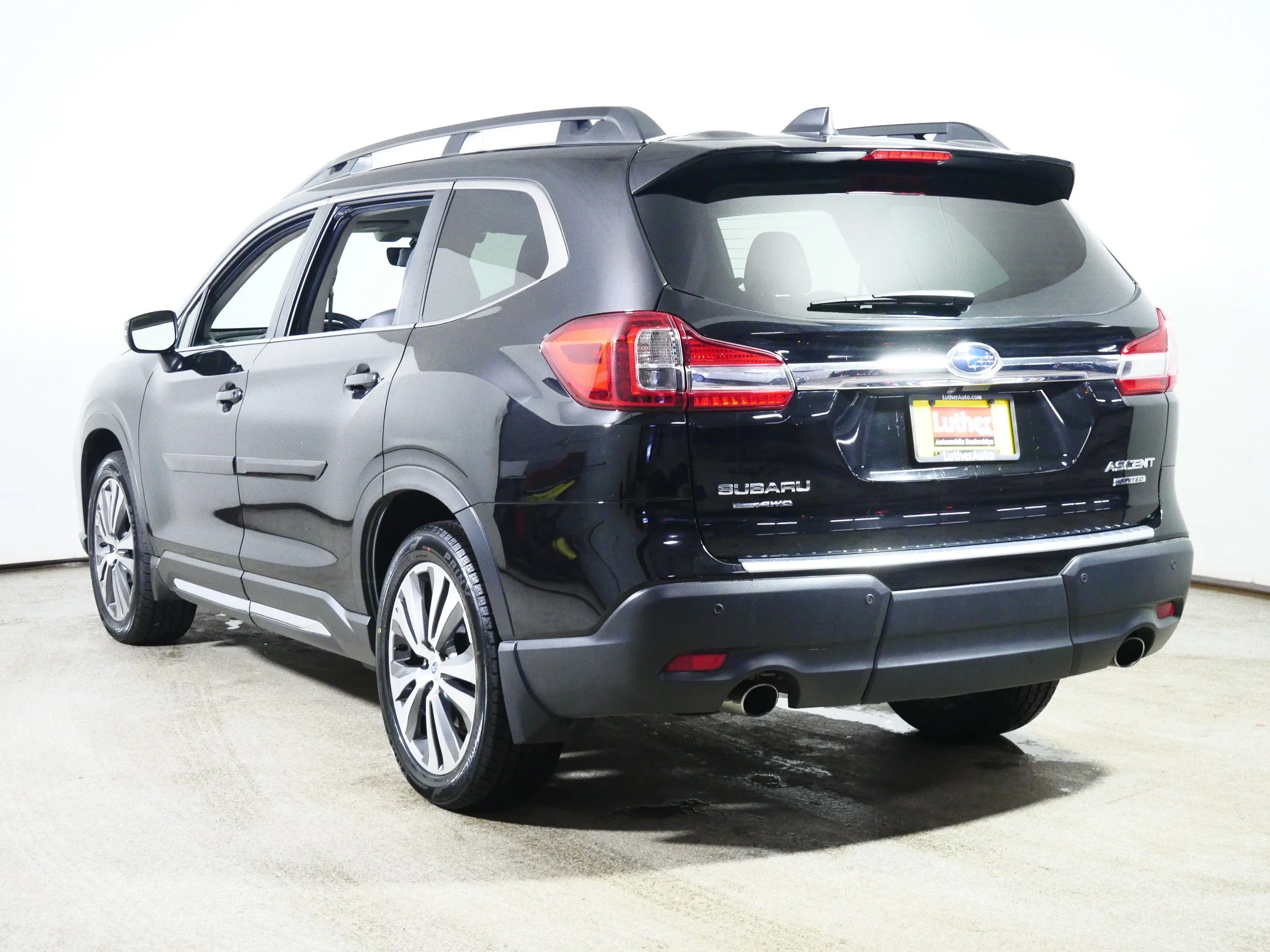 Used 2020 Crystal Black Silica Subaru Limited image 5