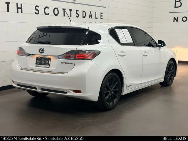 Used 2013  Lexus 200h image 4