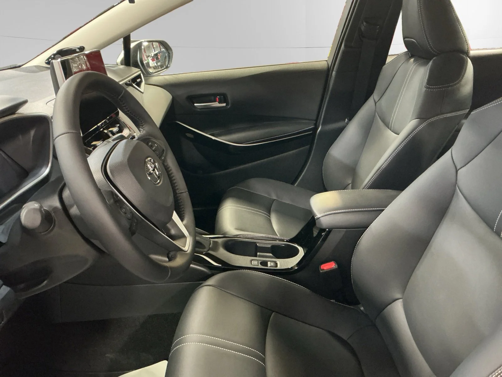 2026 Toyota Corolla XLE - Photo 9