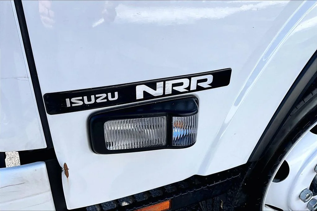 2022 Isuzu NRR - Photo 17
