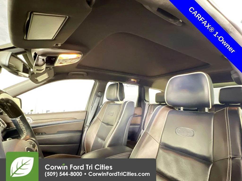 Used 2015 Bright White Clearcoat Jeep Overland image 25