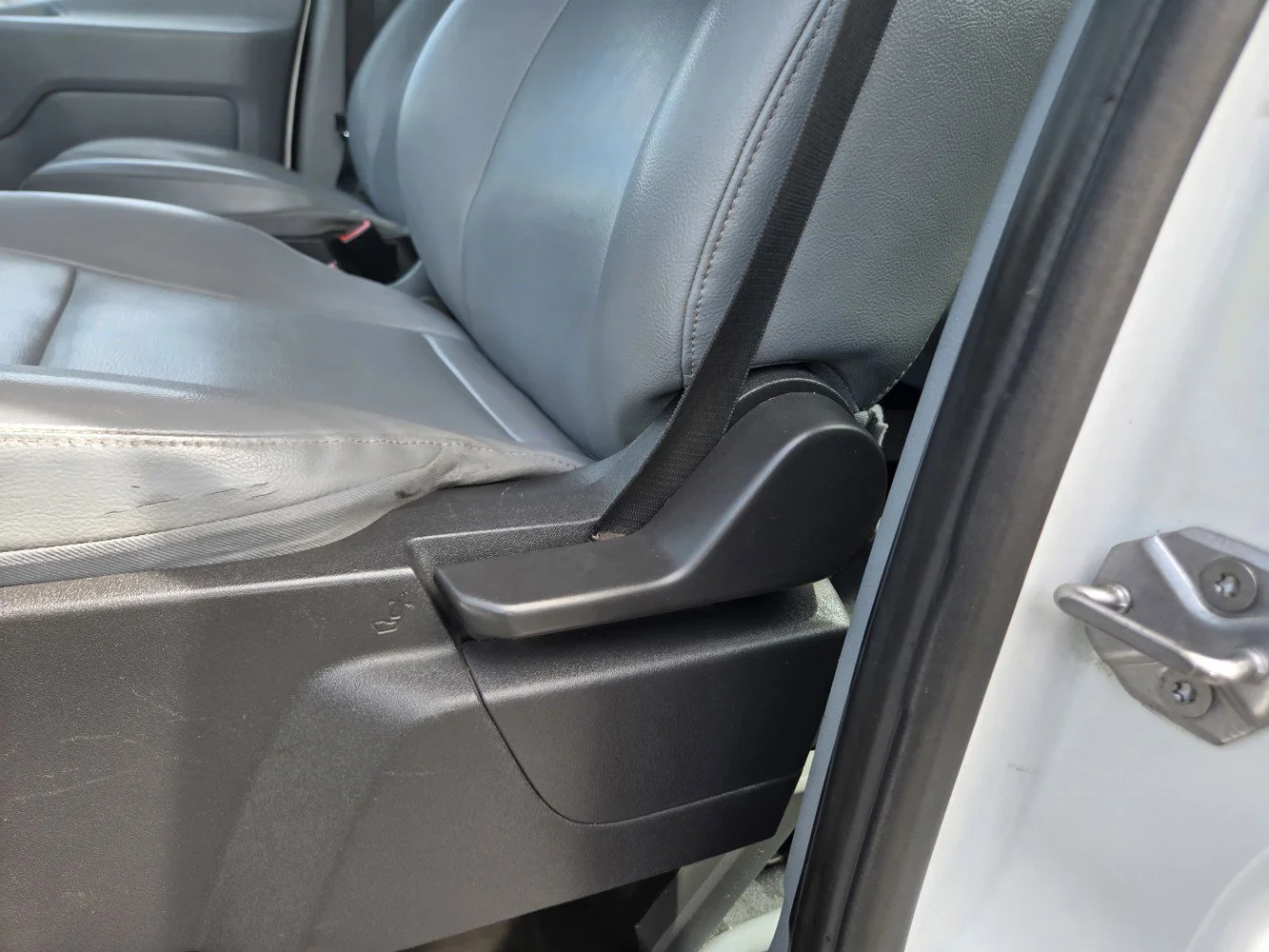 Used 2018 Oxford White Ford  image 22