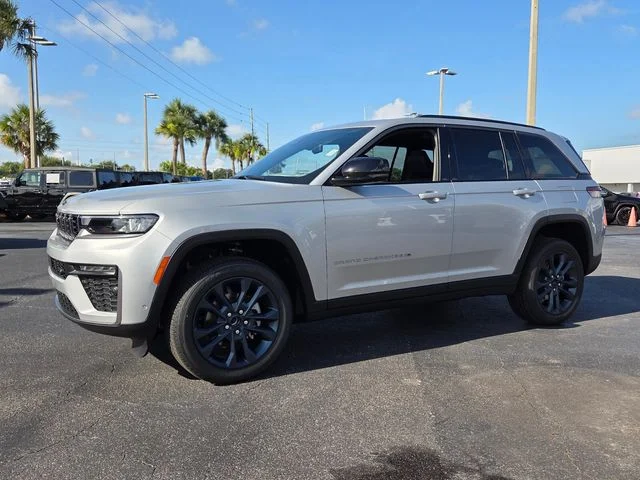 New 2026 Silver Zynith Jeep 85th Anniversary Edition image 4