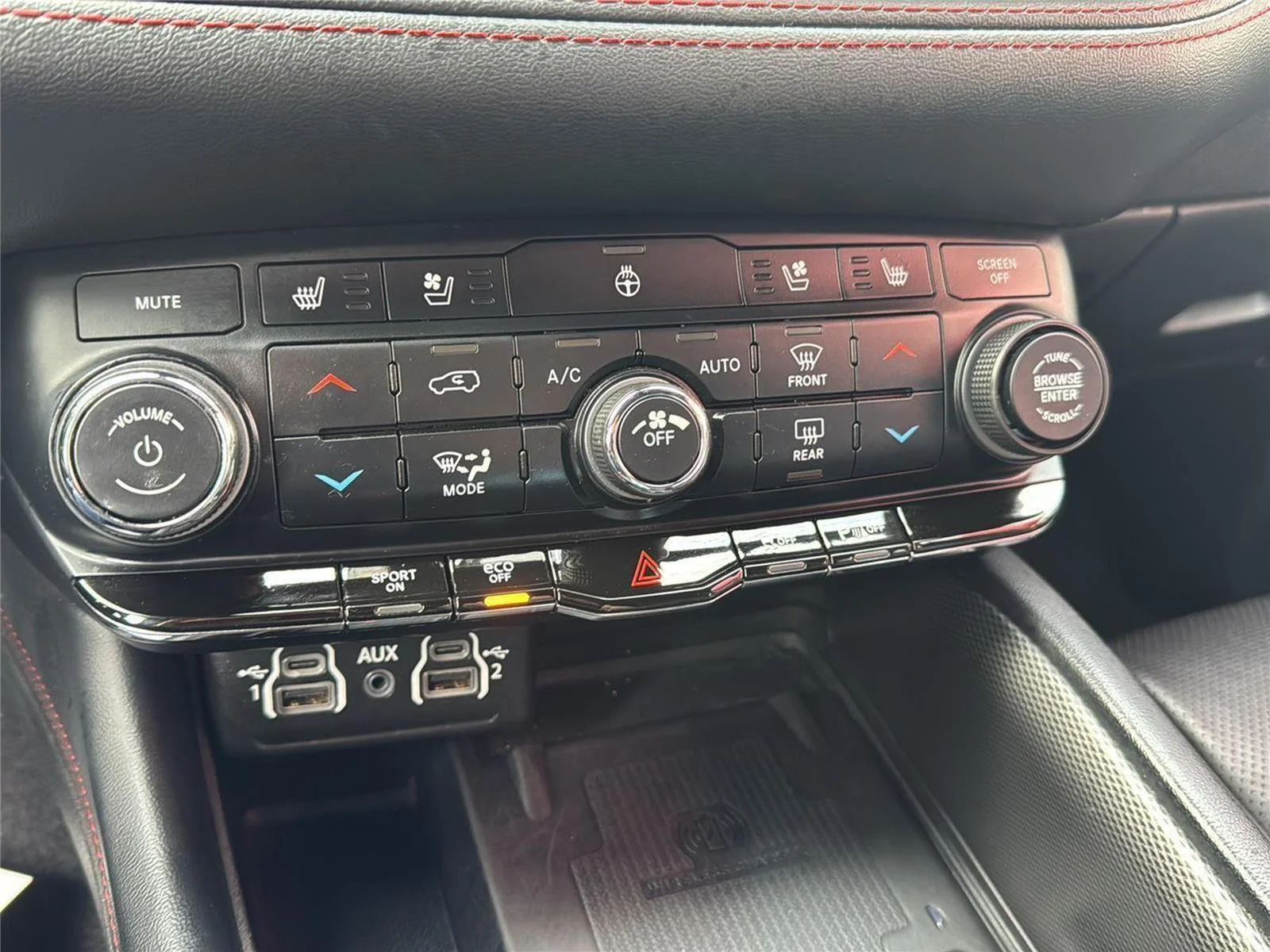Used 2024 DB Black Clearcoat Dodge R/T Plus image 20