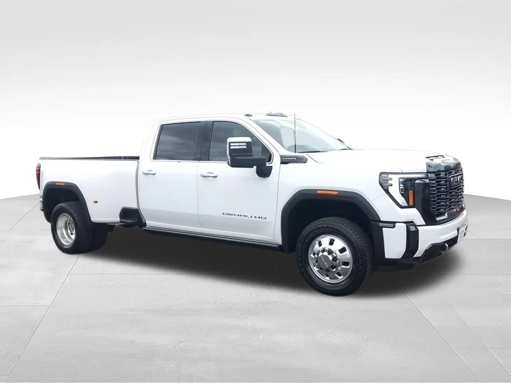 Used 2024 White GMC Denali Ultimate image 2