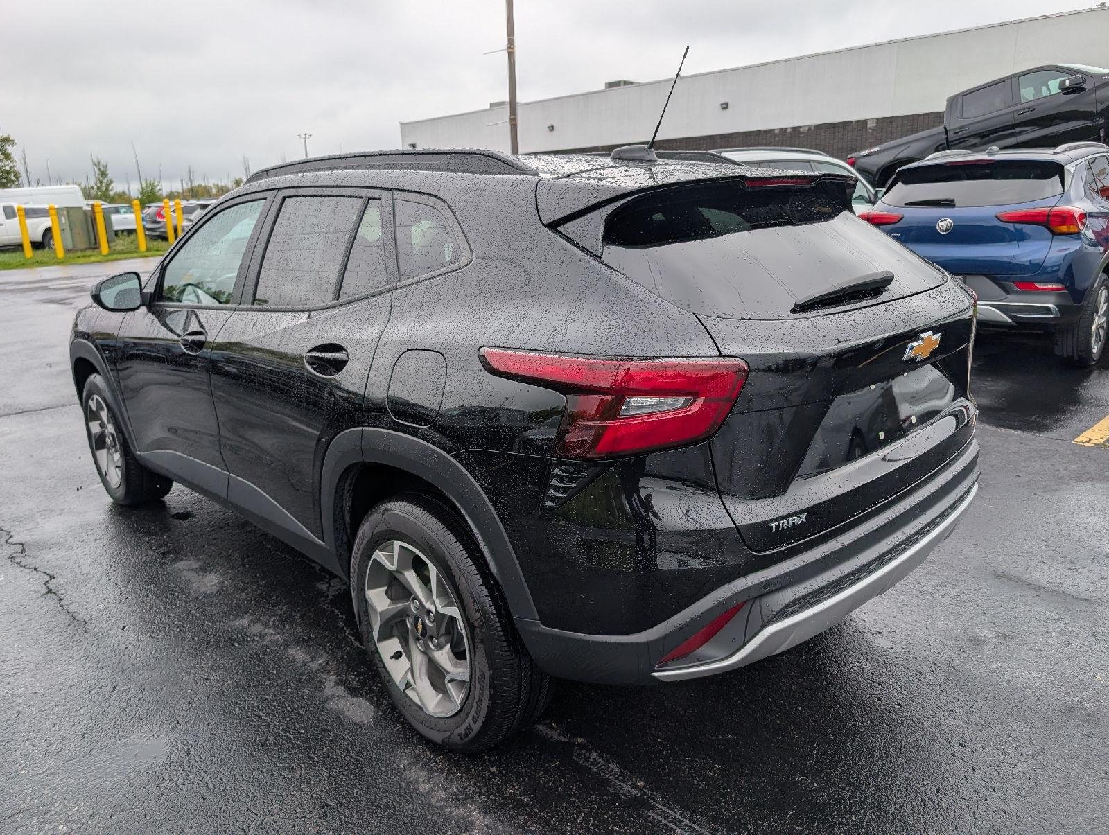Used 2025 Mosaic Black Metallic Chevrolet LT image 5