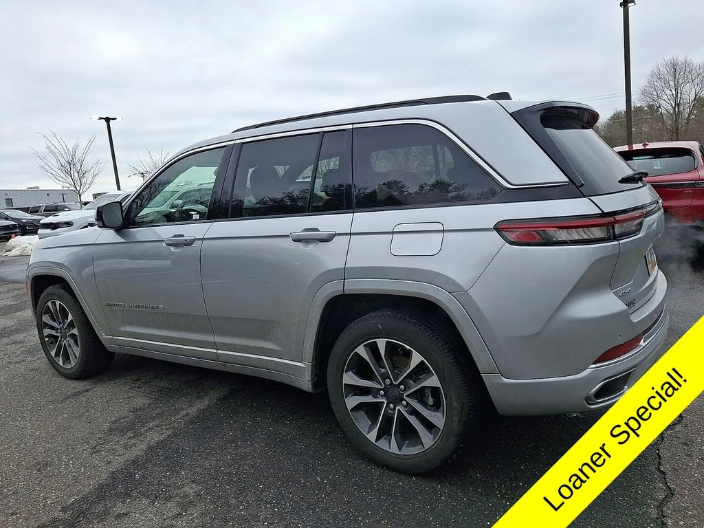 New 2025 Silver Zynith Exterior Paint Jeep Overland image 3