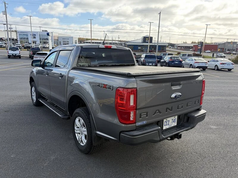 Used 2021 Grey Ford XLT image 4