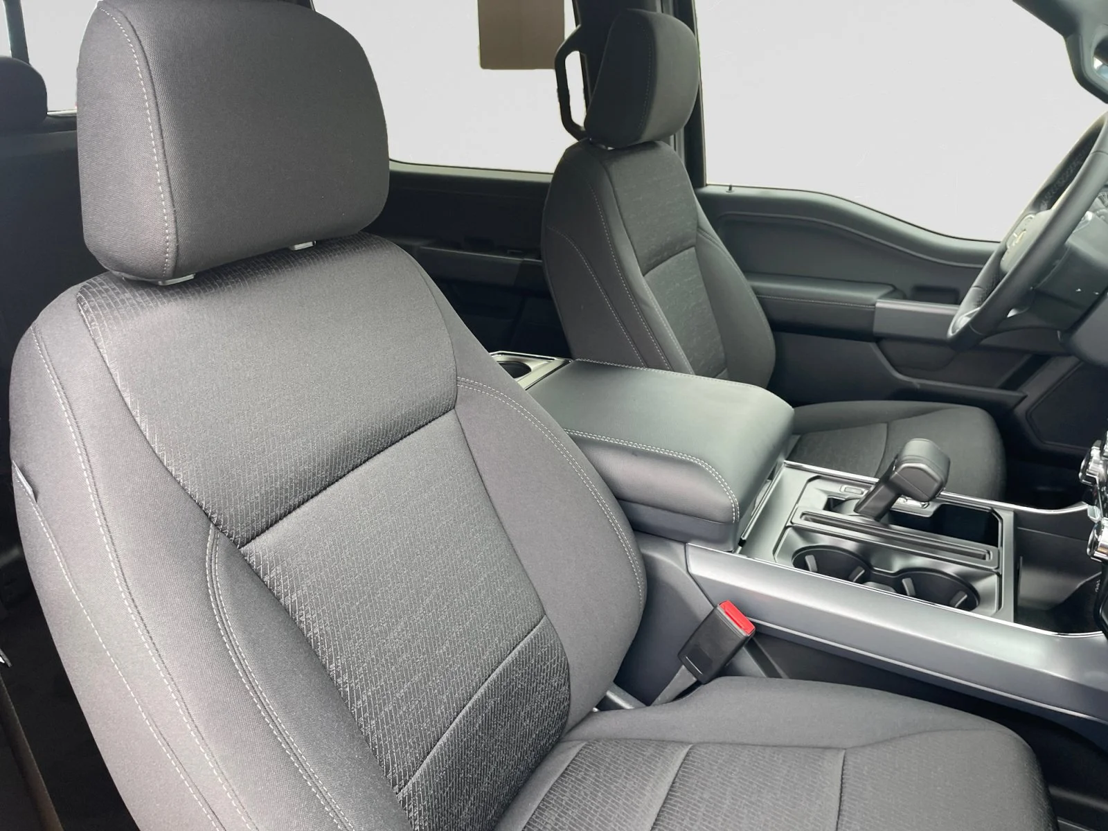 New 2026 Agate Black Metallic Ford XLT image 12