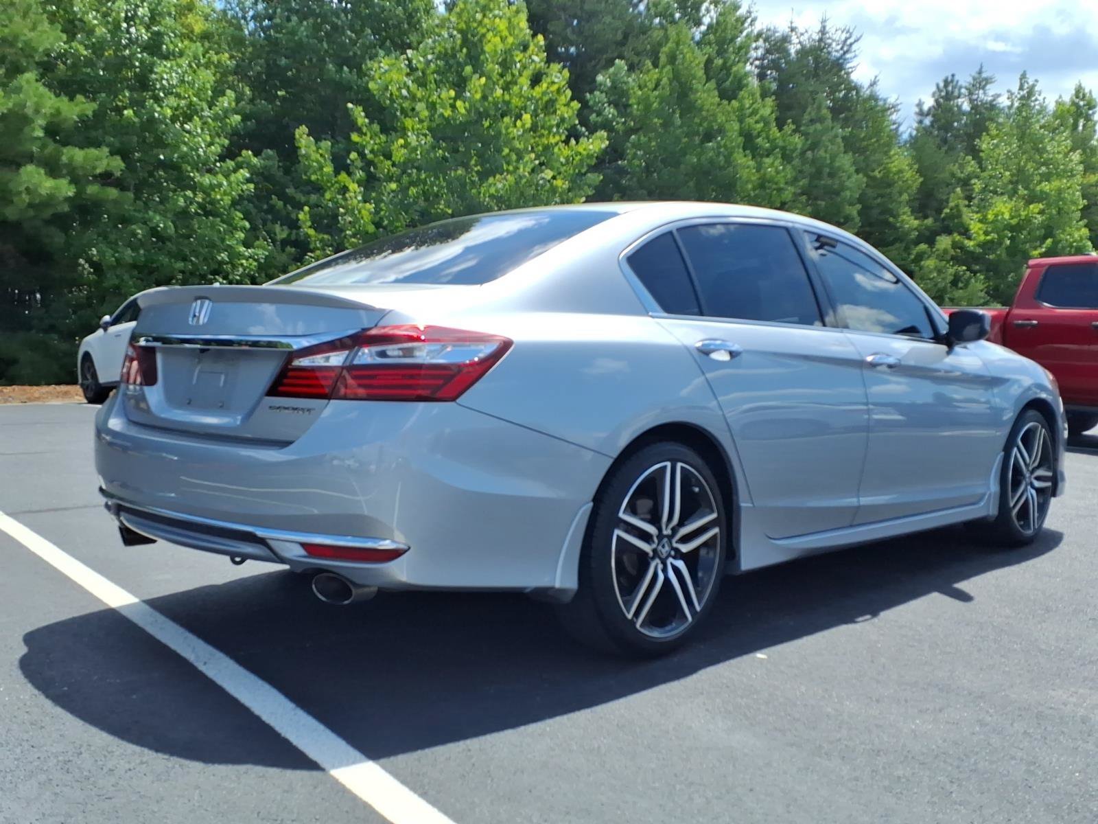 Used 2017 Lunar Silver Metallic Honda Sport image 6