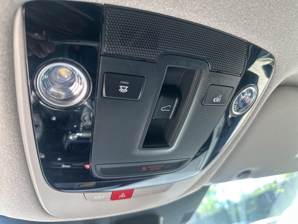Used 2023 Green Kia SX Touring image 21