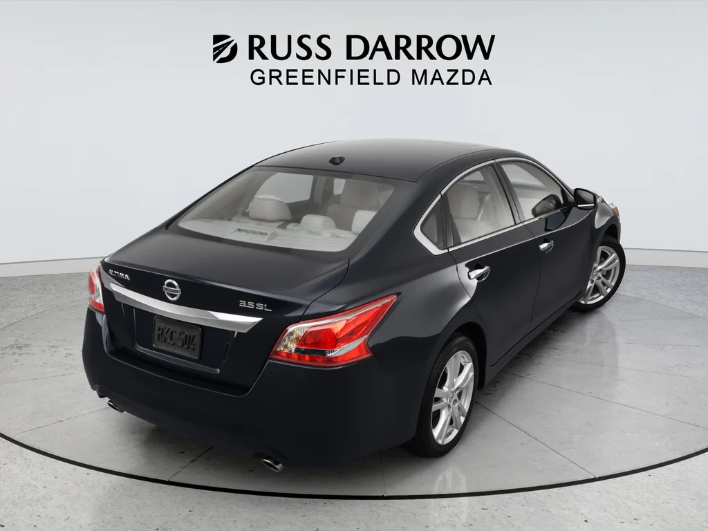 Used 2013 Blue Nissan 2.5 S image 9