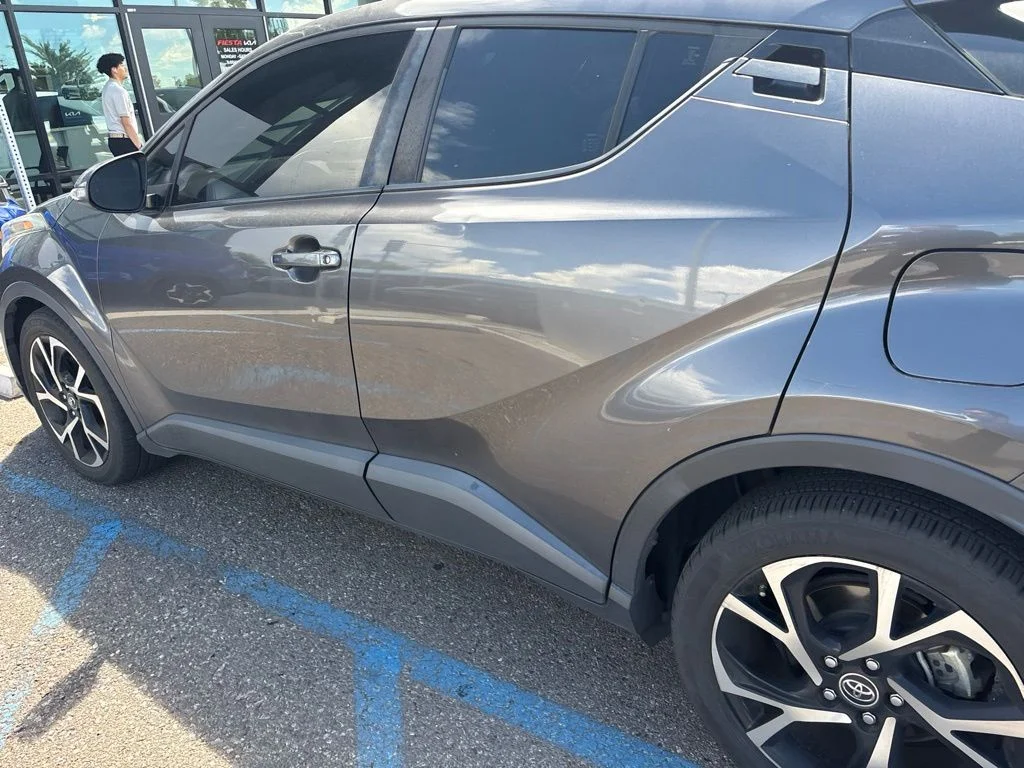 Used 2019 Gray Toyota XLE image 17