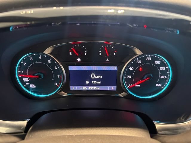 Used 2023 Northsky Blue Metallic Chevrolet LT Cloth image 19