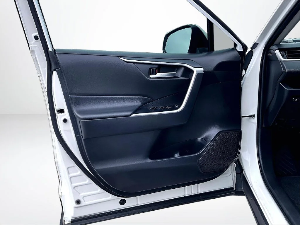Used 2024 White Toyota XLE image 20